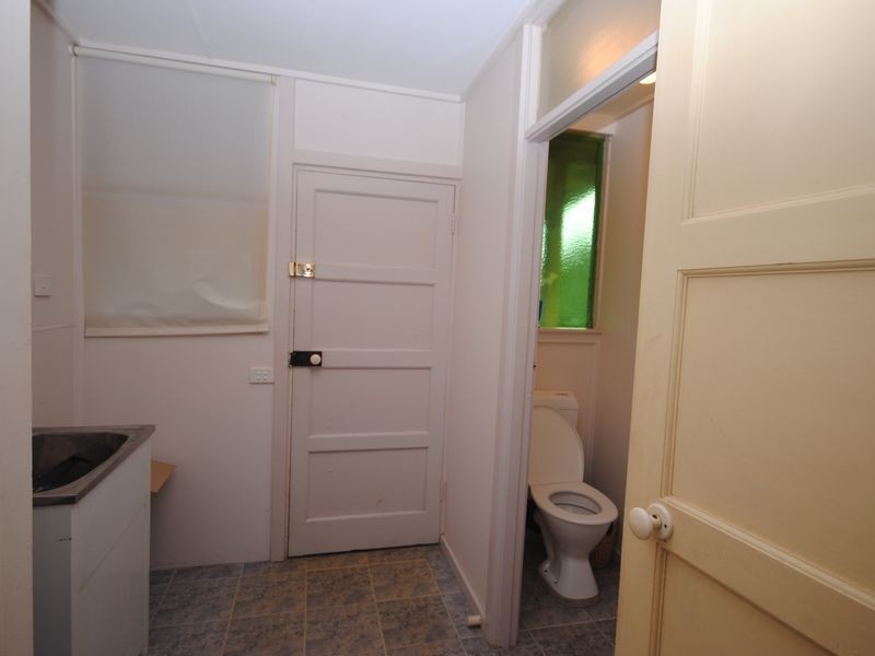 27 Centre Avenue, Eildon VIC 3713