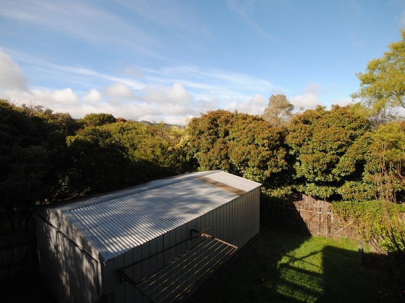 27 Centre Avenue, Eildon VIC 3713