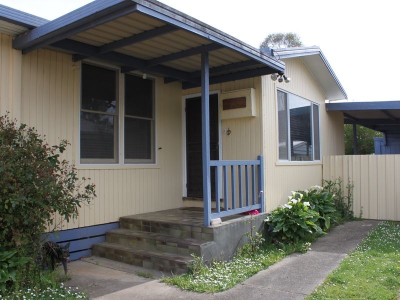 4 Tenth Street, Eildon VIC 3713