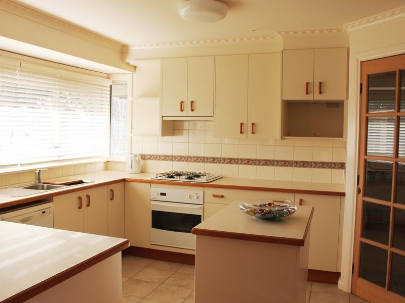 6 Cathedral Close, Buxton VIC 3711