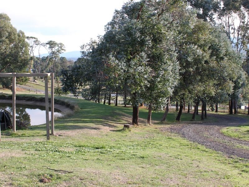 6 Cathedral Close, Buxton VIC 3711