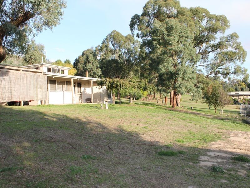 6 Cathedral Close, Buxton VIC 3711