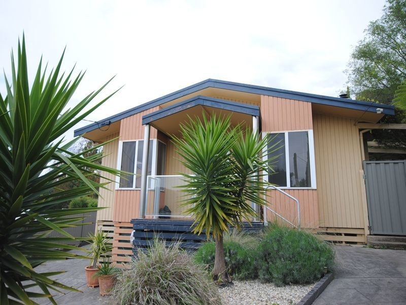 25 Eighth Street, Eildon VIC 3713