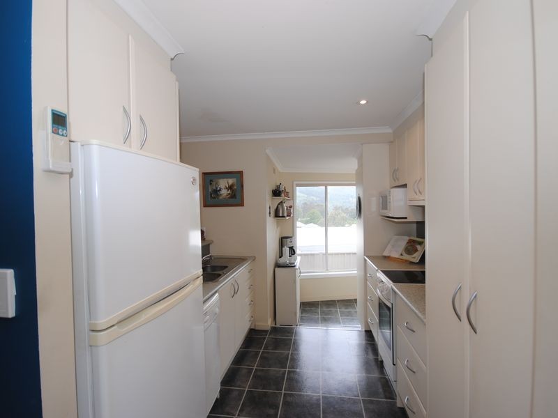25 Eighth Street, Eildon VIC 3713