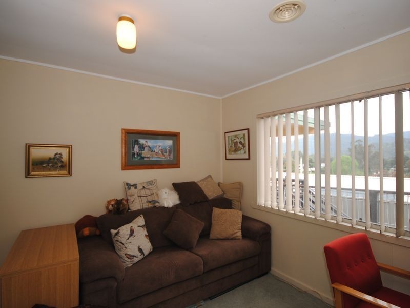 25 Eighth Street, Eildon VIC 3713