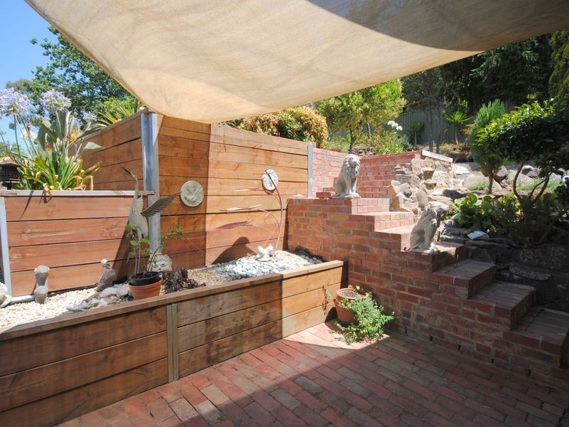 25 Eighth Street, Eildon VIC 3713