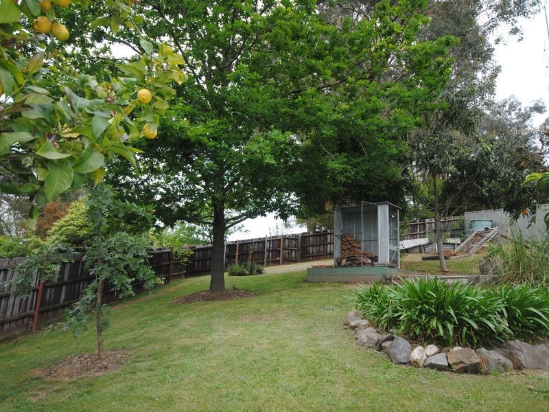 25 Eighth Street, Eildon VIC 3713