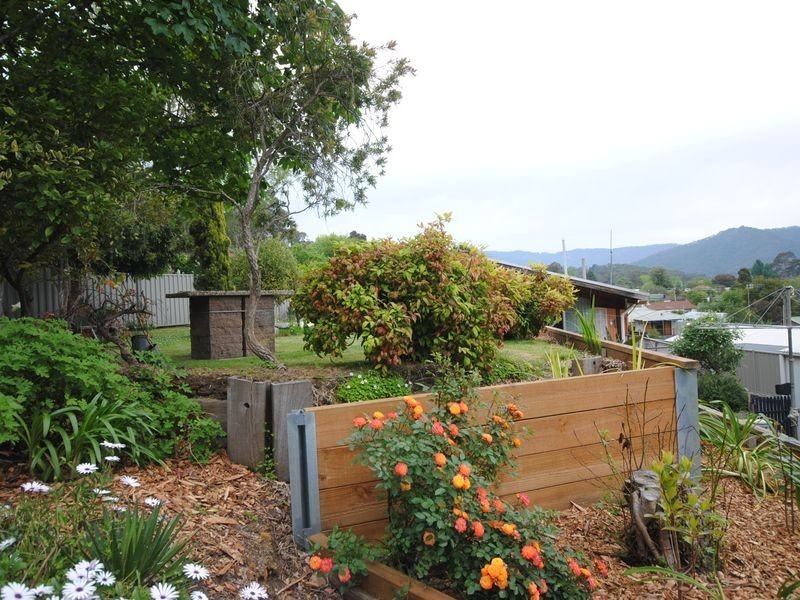 25 Eighth Street, Eildon VIC 3713