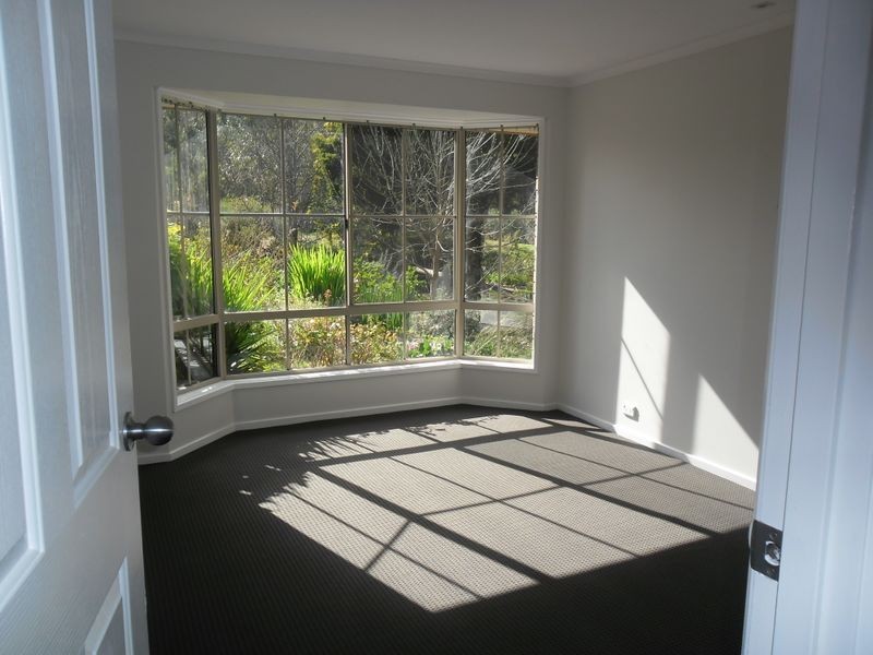 1 Shaw Avenue, Eildon VIC 3713