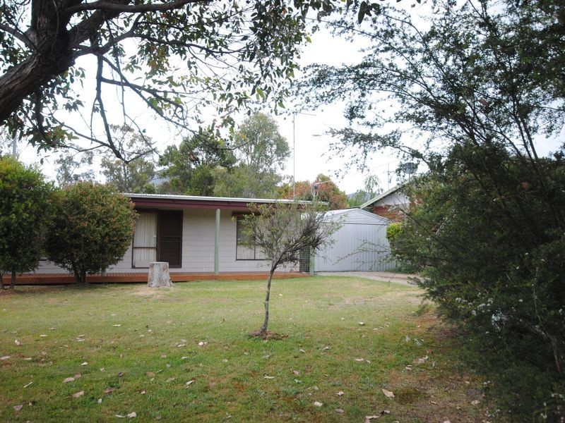 33 Shaw Avenue, Eildon VIC 3713