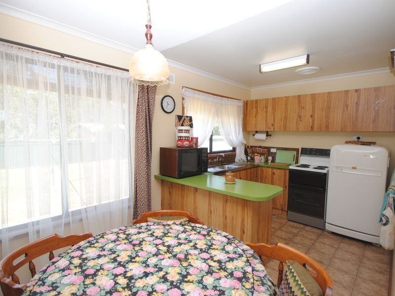 33 Shaw Avenue, Eildon VIC 3713