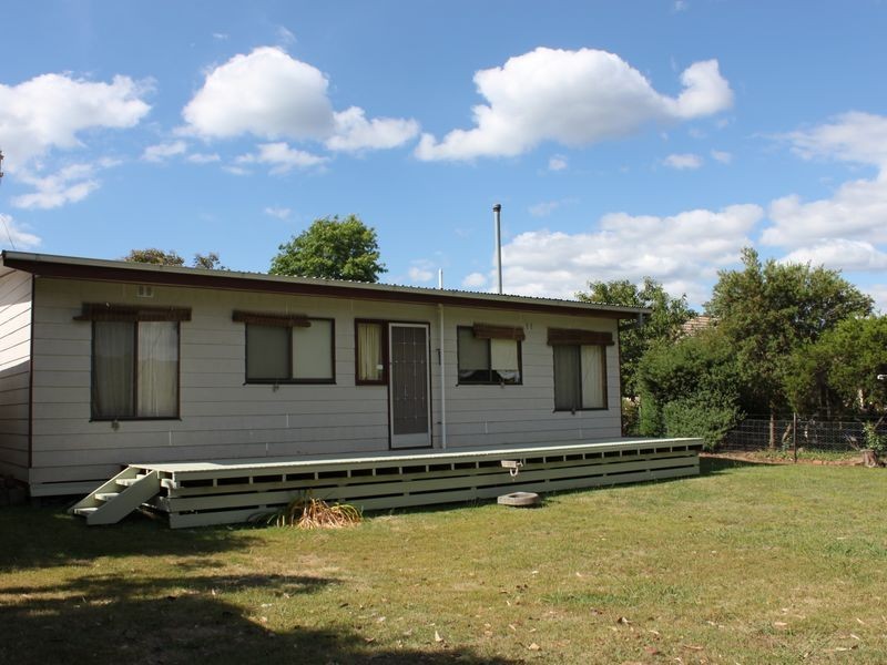 33 Shaw Avenue, Eildon VIC 3713