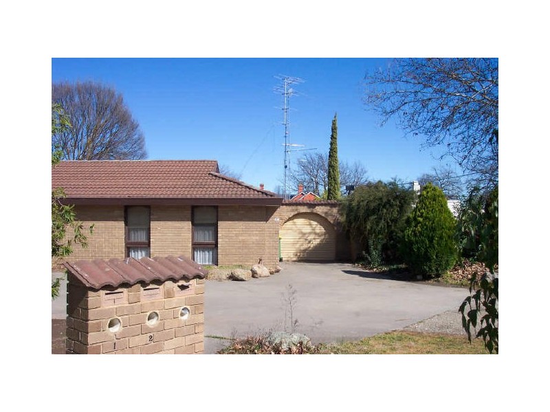 1/2 Johnston Street, Alexandra VIC 3714