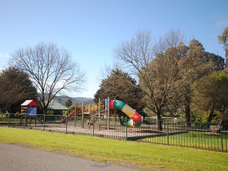 12/2 Riverside Drive, Eildon VIC 3713