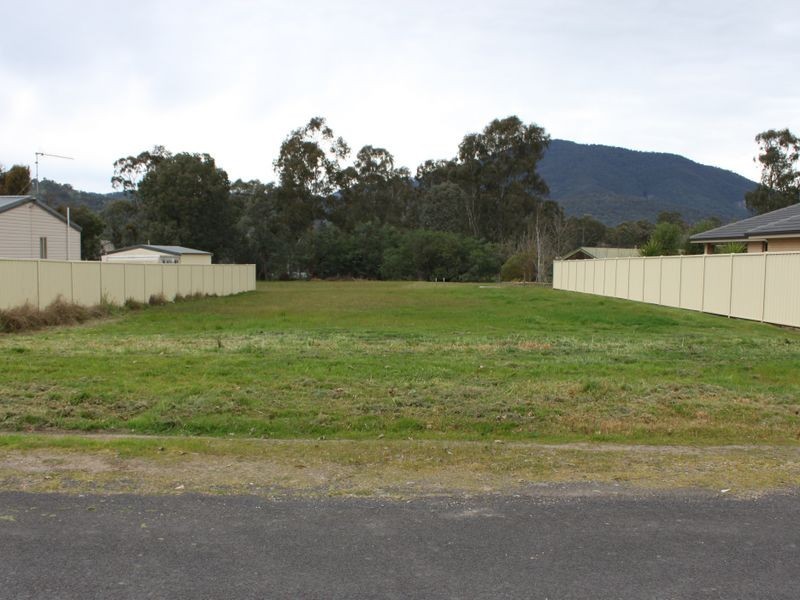 27 Shaw Avenue, Eildon VIC 3713