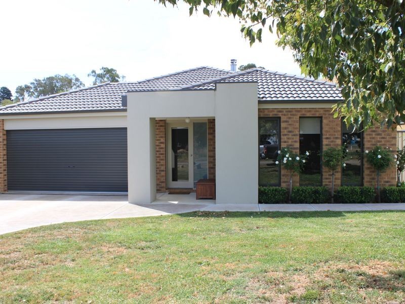 15 Peterkin Street, Alexandra VIC 3714