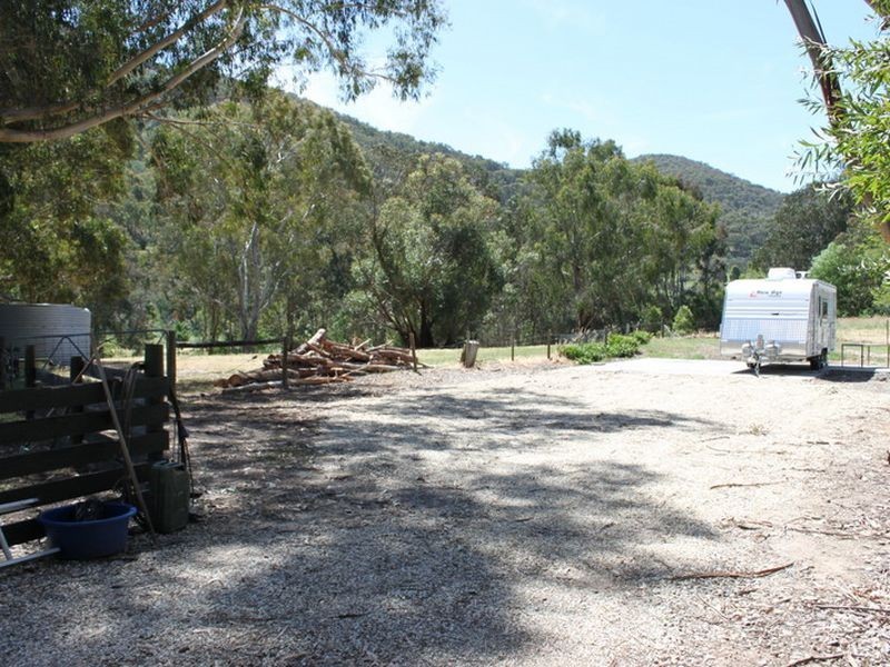 894 Maintongoon Road, Alexandra VIC 3714