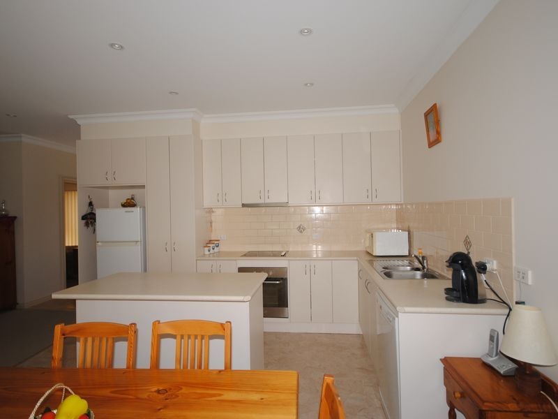 3/2 Thom Street, Alexandra VIC 3714