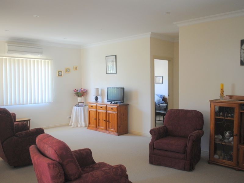 3/2 Thom Street, Alexandra VIC 3714