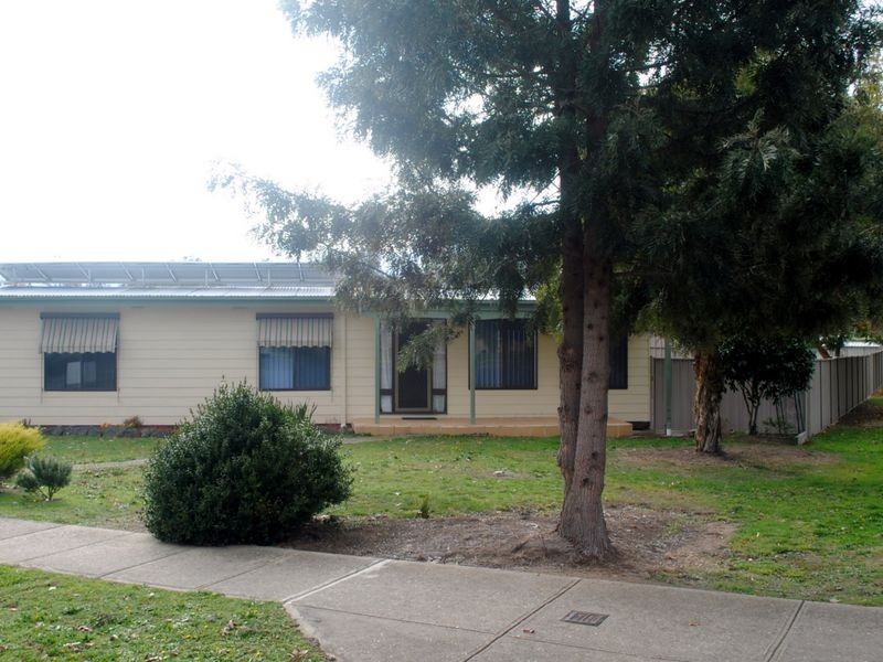 65 Bayley Street, Alexandra VIC 3714