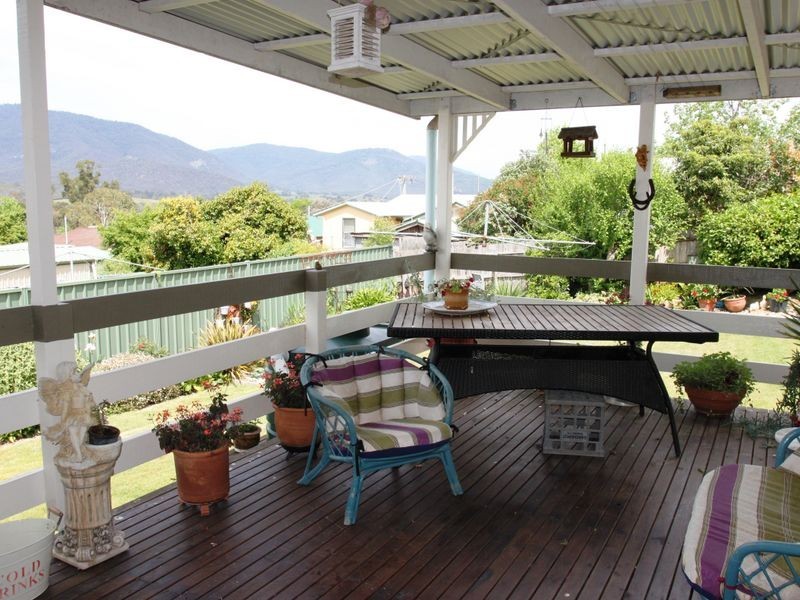 17 Sixth Street, Eildon VIC 3713