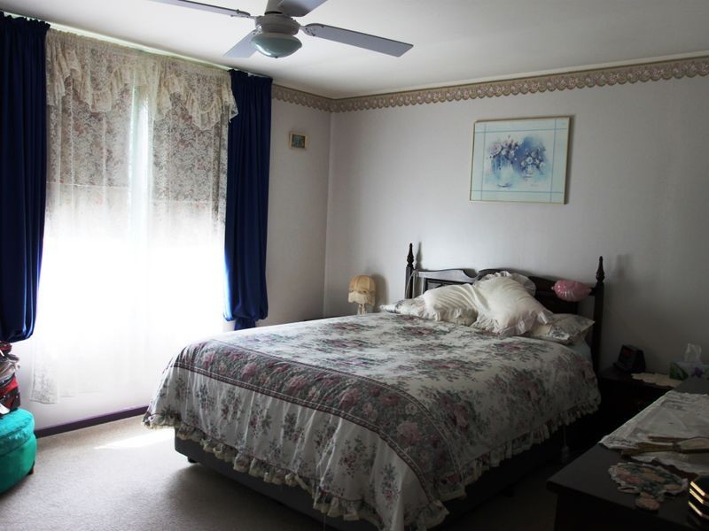 17 Sixth Street, Eildon VIC 3713