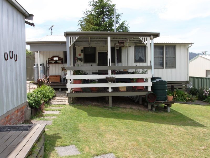 17 Sixth Street, Eildon VIC 3713