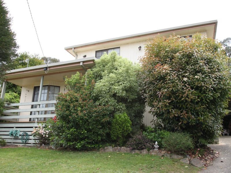 23 Sixth Street, Eildon VIC 3713