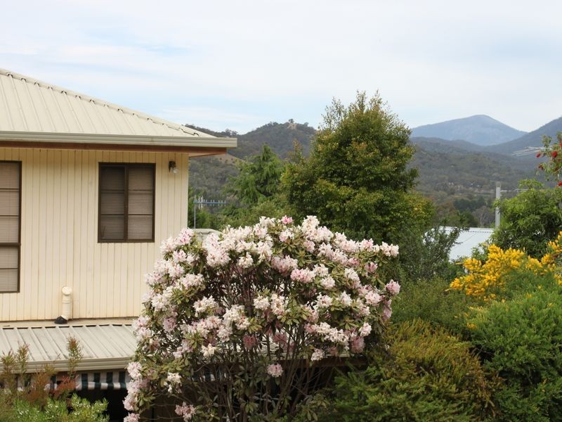 23 Sixth Street, Eildon VIC 3713