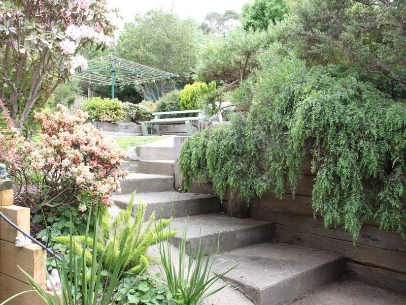 23 Sixth Street, Eildon VIC 3713