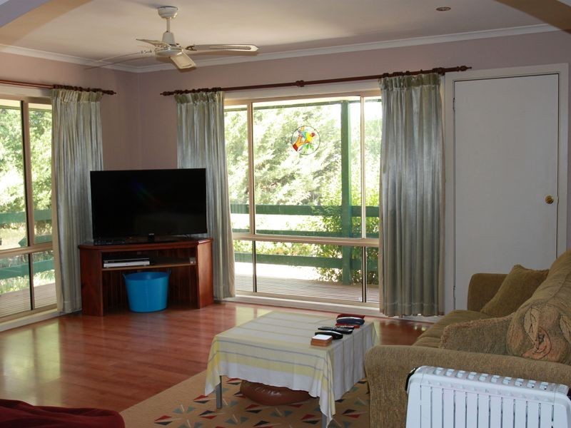 2 Aroona Drive, Buxton VIC 3711