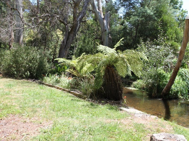 2 Aroona Drive, Buxton VIC 3711