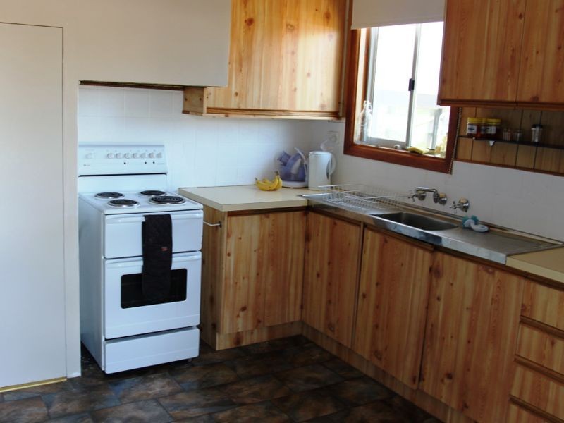 10 Centre Avenue, Eildon VIC 3713