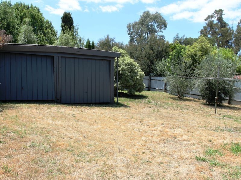 10 Centre Avenue, Eildon VIC 3713