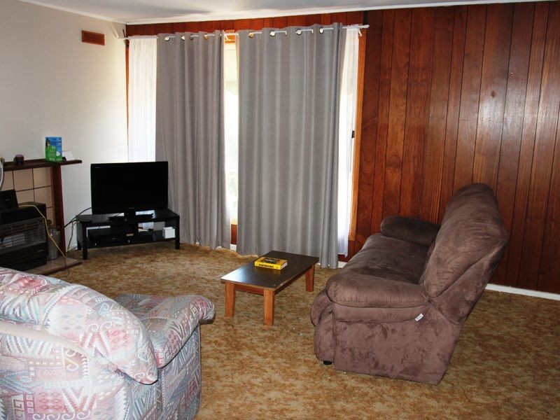 10 Centre Avenue, Eildon VIC 3713