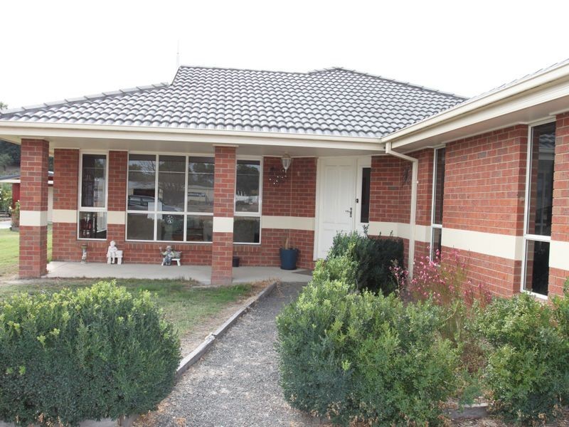 17 Peterkin Street, Alexandra VIC 3714