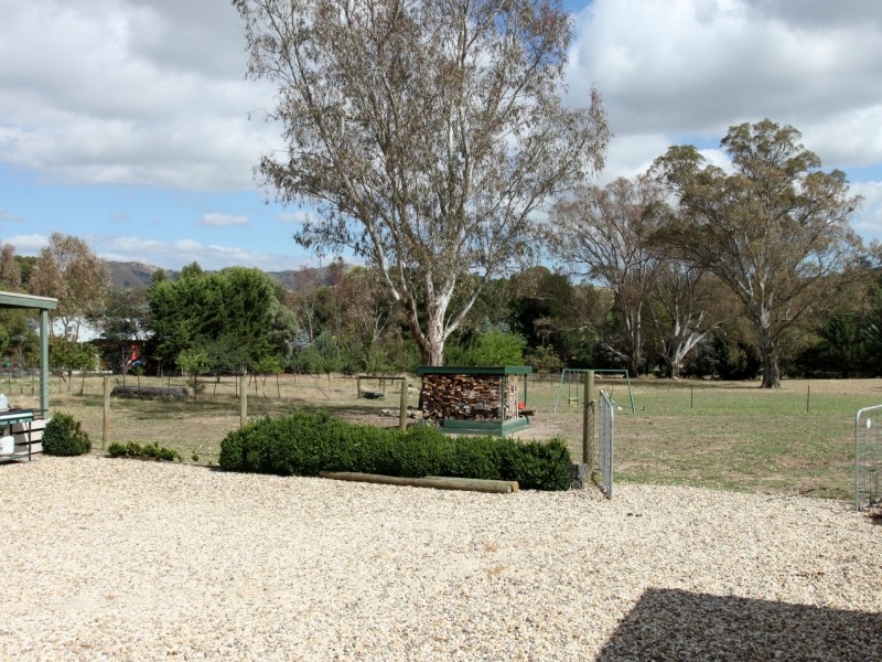 16 Jones Close, Alexandra VIC 3714