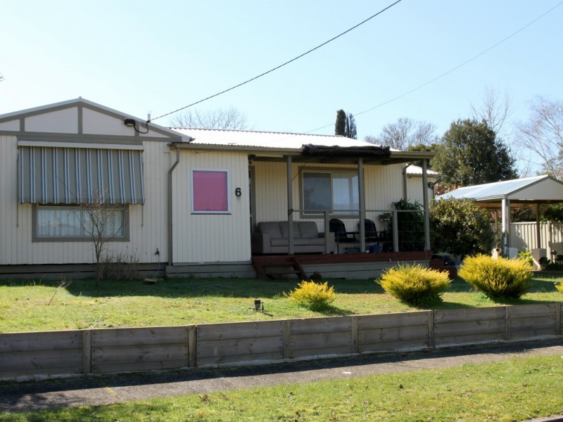 6 Eighth Street, Eildon VIC 3713