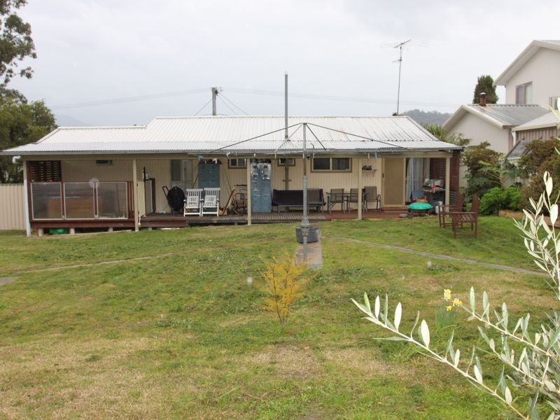 6 Eighth Street, Eildon VIC 3713