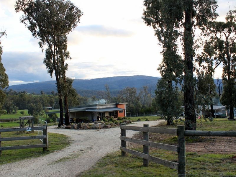 250 South Cathedral Lane, Buxton VIC 3711