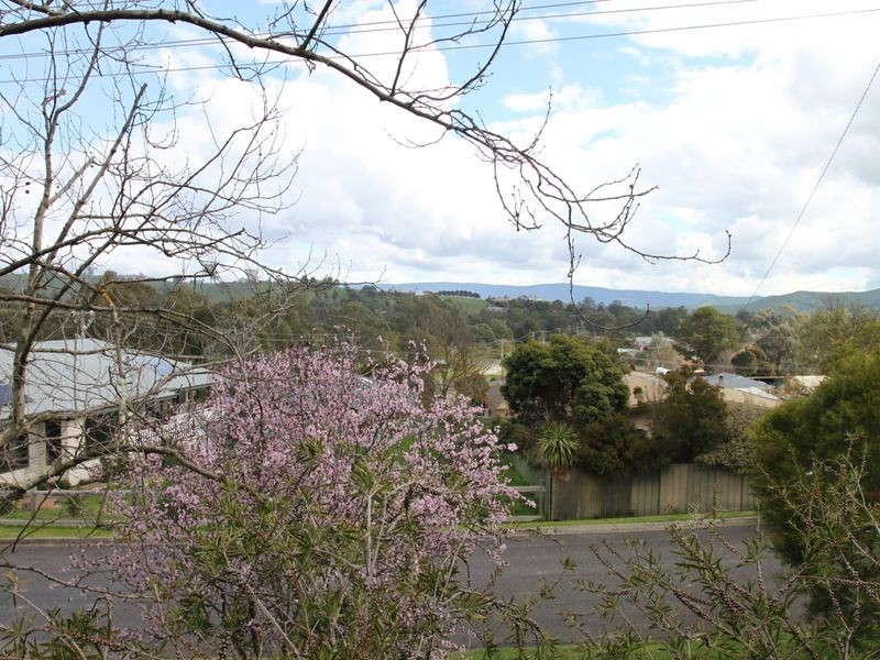 63 Villeneuve Street, Alexandra VIC 3714