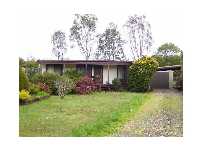 10 Savage Court, Eildon VIC 3713