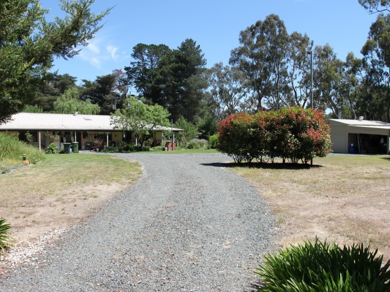 11 McGuigans Rd, Yarck VIC 3719