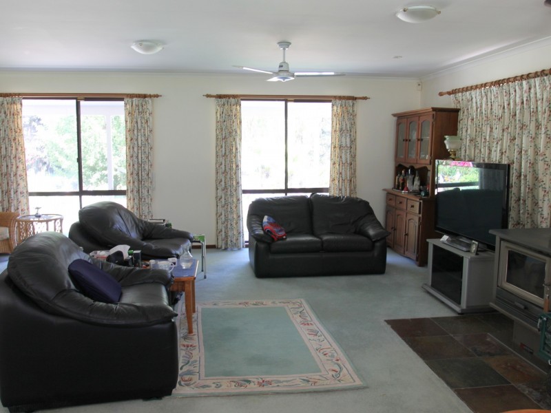 11 McGuigans Rd, Yarck VIC 3719