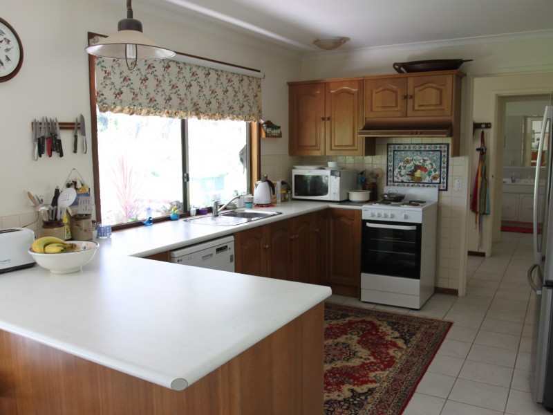 11 McGuigans Rd, Yarck VIC 3719