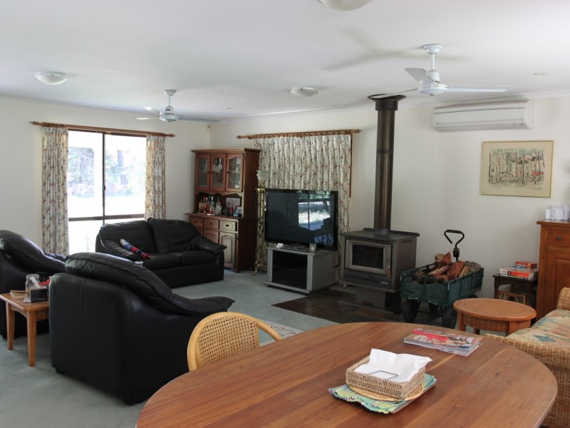 11 McGuigans Rd, Yarck VIC 3719