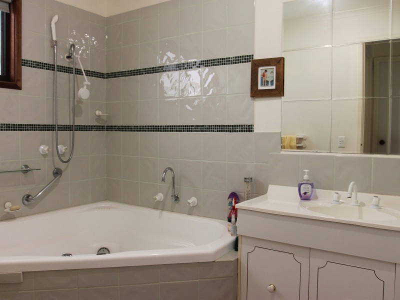 11 McGuigans Rd, Yarck VIC 3719