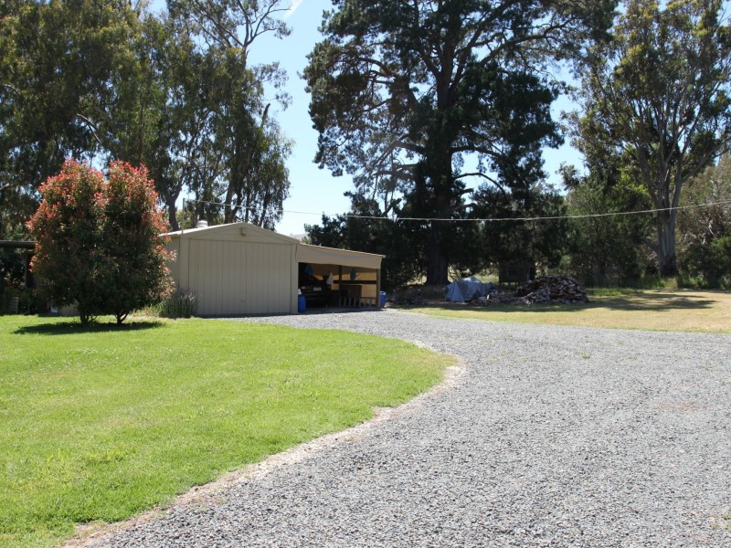 11 McGuigans Rd, Yarck VIC 3719