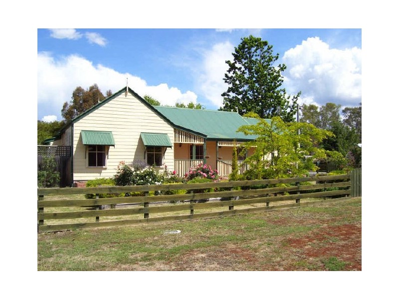 24 Thom Street, Alexandra VIC 3714