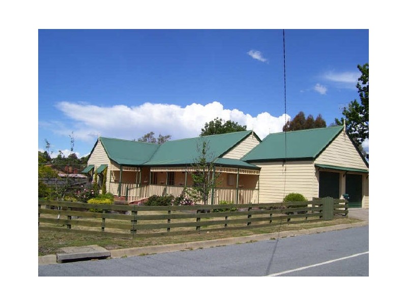 24 Thom Street, Alexandra VIC 3714